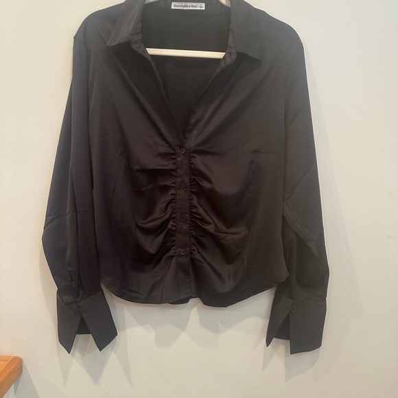 Abercrombie & Fitch Black Ruched Blouse Button Down Silky Collared Sz L - Picture 8 of 10